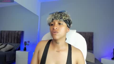 Snapshot of dominick_joness chatting on 01-18-25, 11:00 Dominick  online show from 01-18-25, 11:00