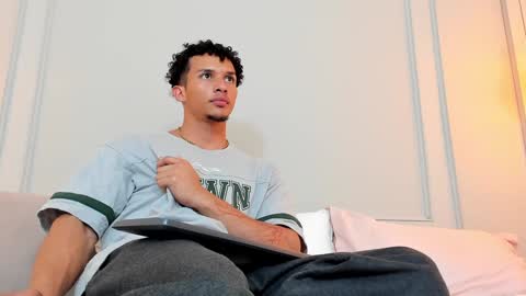 Dominick Star online show from 01-16-25, 09:27