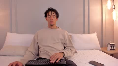 Snapshot of dominick_star chatting on 10-30-25, 04:36 Dominick Star online show from 10-30-25, 04:36