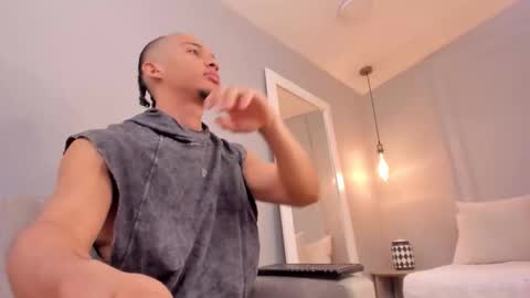 Snapshot of dominick_star chatting on 11-05-25, 04:01 Dominick Star online show from 11-05-25, 04:01