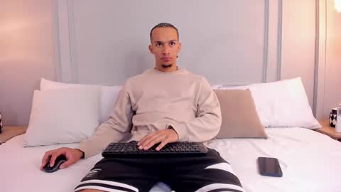 Snapshot of dominick_star chatting on 11-11-25, 04:23 Dominick Star online show from 11-11-25, 04:23