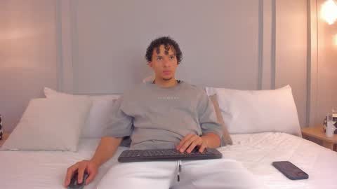 Snapshot of dominick_star chatting on 12-02-25, 04:18 Dominick Star online show from 12-02-25, 04:18