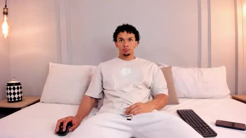 Snapshot of dominick_star chatting on 12-16-25, 03:44 Dominick Star online show from 12-16-25, 03:44