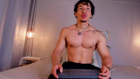 Snapshot of dominik_drake chatting on 05-22-26, 02:08 Dominik Drake online show from 05-22-26, 02:08