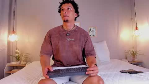 Snapshot of dominik_drake chatting on 06-10-26, 12:59 Dominik Drake online show from 06-10-26, 12:59