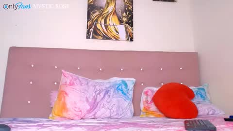 Snapshot of dominika_angel chatting on 02-07-25, 10:29 online show from 02-07-25, 10:29