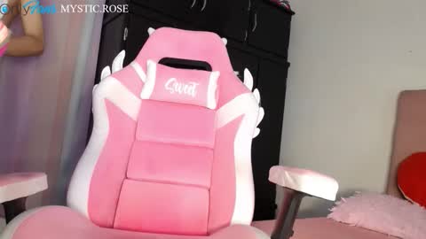 Snapshot of dominika_angel chatting on 09-24-25, 01:20 online show from 09-24-25, 01:20