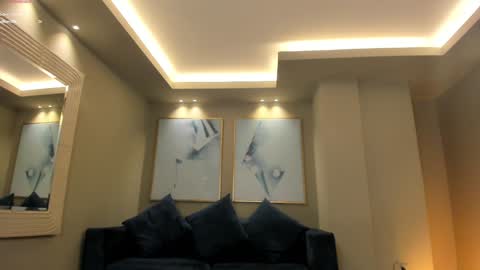 Snapshot of dominiquevega_ chatting on 01-06-25, 10:47 Dominique online show from 01-06-25, 10:47