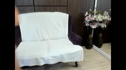 Snapshot of dominna chatting on 12-20-24, 07:44 Dominna online show from 12-20-24, 07:44