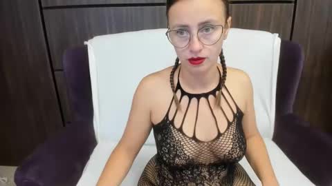 Snapshot of dominna chatting on 09-24-25, 05:22 Dominna online show from 09-24-25, 05:22