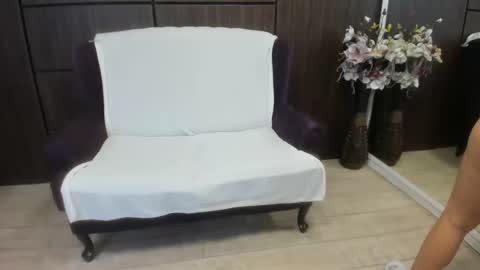 Snapshot of dominna chatting on 10-21-25, 04:13 Dominna online show from 10-21-25, 04:13