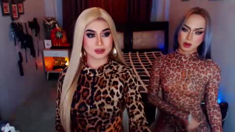 Snapshot of dominuscockwhore chatting on 10-27-25, 05:55 blair online show from 10-27-25, 05:55