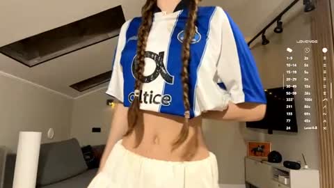 Kira online show from 06-12-26, 07:46