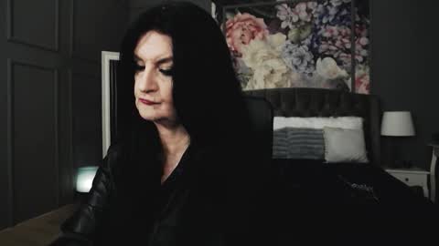 Snapshot of dommelisa chatting on 11-13-25, 10:08 Dom Melisa online show from 11-13-25, 10:08