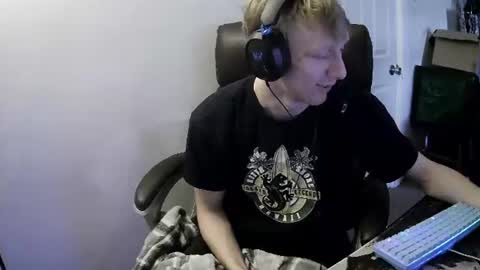 Snapshot of domohead0 chatting on 07-13-26, 05:27 dom online show from 07-13-26, 05:27