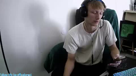 Snapshot of domohead0 chatting on 07-14-26, 10:37 dom online show from 07-14-26, 10:37