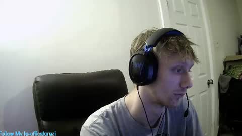 Snapshot of domohead0 chatting on 07-19-26, 04:05 dom online show from 07-19-26, 04:05