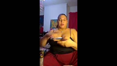 Snapshot of domtstopgal chatting on 05-11-26, 02:39 domtstopgal online show from 05-11-26, 02:39