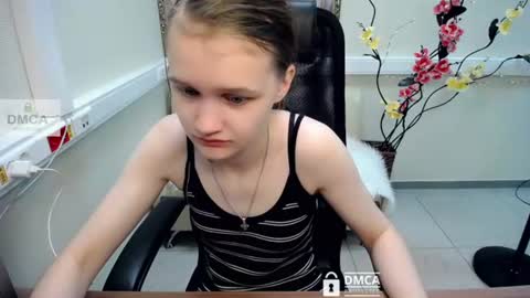 Sia online show from 07-08-26, 10:31