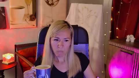 Donna online show from 06-29-26, 07:47