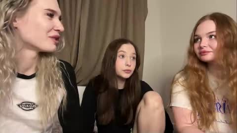 Snapshot of dontoch chatting on 12-28-24, 04:52 Stacy online show from 12-28-24, 04:52