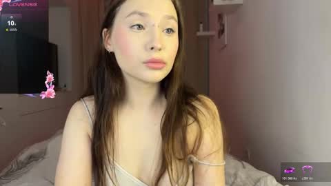 Snapshot of dontoch chatting on 10-25-25, 05:08 Stacy online show from 10-25-25, 05:08