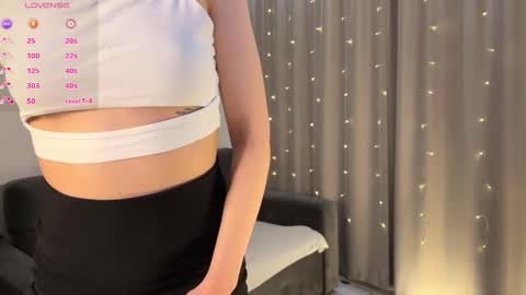 Snapshot of dontouchmyass chatting on 11-01-25, 11:07 Ely online show from 11-01-25, 11:07