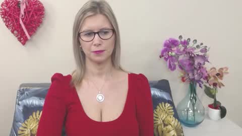 Snapshot of doreenkiss chatting on 01-21-25, 07:15 DoreenSexy online show from 01-21-25, 07:15