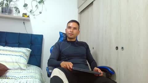 dorian_h online show from 04-21-26, 06:44