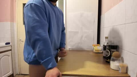 Snapshot of doriancretu95 chatting on 12-15-24, 01:22 menu below online show from 12-15-24, 01:22