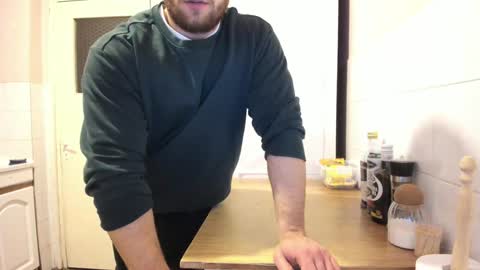 Snapshot of doriancretu95 chatting on 12-18-24, 10:13 menu below online show from 12-18-24, 10:13