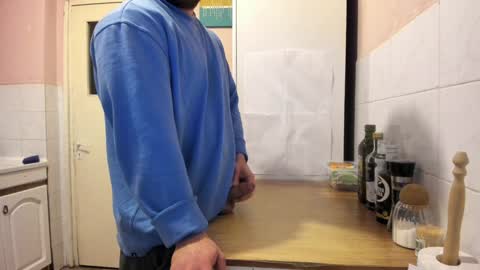 Snapshot of doriancretu95 chatting on 12-24-24, 11:17 menu below online show from 12-24-24, 11:17