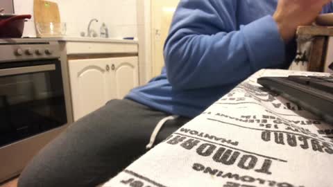 Snapshot of doriancretu95 chatting on 12-26-24, 03:20 menu below online show from 12-26-24, 03:20