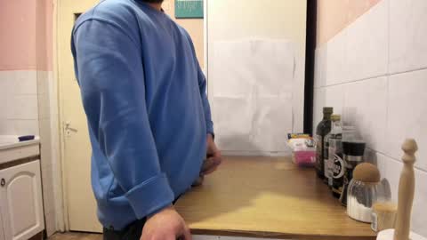 Snapshot of doriancretu95 chatting on 12-30-24, 06:38 menu below online show from 12-30-24, 06:38