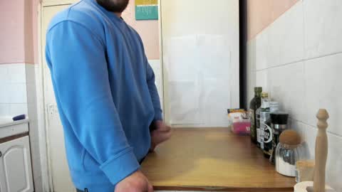 Snapshot of doriancretu95 chatting on 12-31-24, 09:31 menu below online show from 12-31-24, 09:31