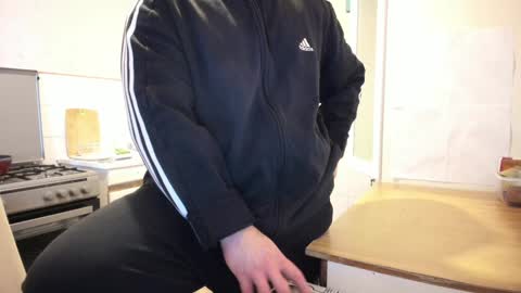 Snapshot of doriancretu95 chatting on 01-11-25, 11:23 menu below online show from 01-11-25, 11:23