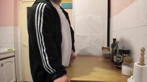 Snapshot of doriancretu95 chatting on 01-12-25, 09:08 menu below online show from 01-12-25, 09:08