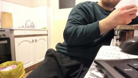 Snapshot of doriancretu95 chatting on 01-22-25, 09:32 menu below online show from 01-22-25, 09:32