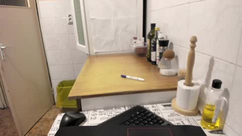 Snapshot of doriancretu95 chatting on 01-27-25, 07:35 menu below online show from 01-27-25, 07:35