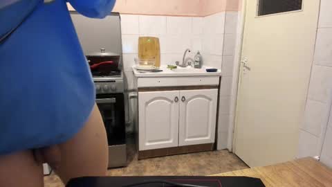 Snapshot of doriancretu95 chatting on 02-13-25, 03:56 menu below online show from 02-13-25, 03:56