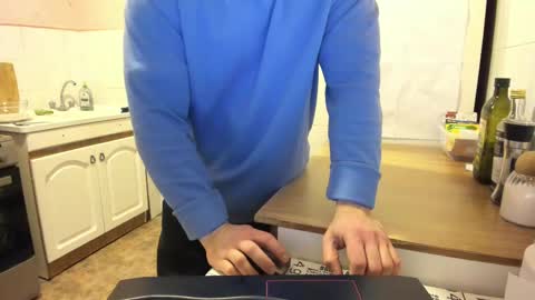 Snapshot of doriancretu95 chatting on 02-16-25, 09:05 menu below online show from 02-16-25, 09:05