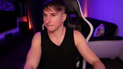 Dorian Reyes online show from 10-20-25, 08:53