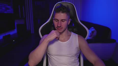 Dorian Reyes online show from 11-03-25, 03:08