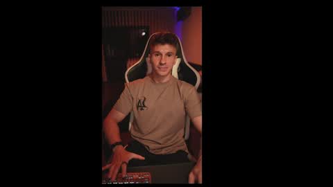 Snapshot of dorianreyes chatting on 07-26-26, 12:52 Dorian Reyes online show from 07-26-26, 12:52