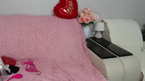 Snapshot of dorisbest chatting on 01-25-25, 05:29 DorisBest online show from 01-25-25, 05:29