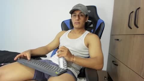 dorman_boy online show from 11-22-25, 03:22