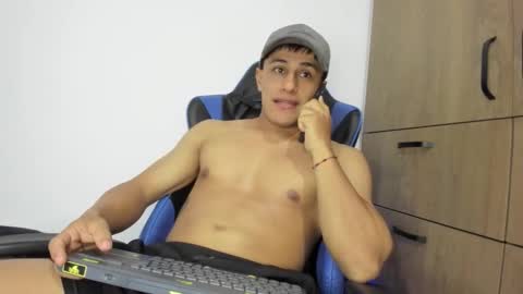 dorman_boy online show from 12-02-25, 01:44