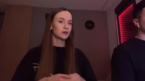 Snapshot of double_sun chatting on 11-14-25, 09:13 Alice and Mark online show from 11-14-25, 09:13