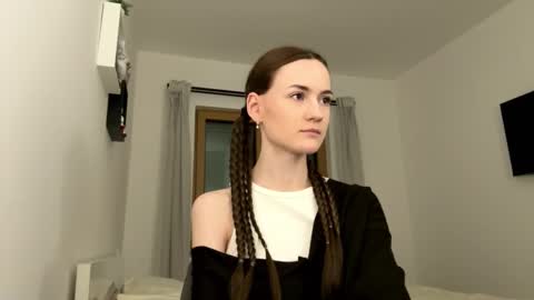 Alice and Mark online show from 03-12-26, 08:04