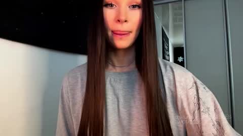 MOLLYYYY dont forget to give me a thumb up online show from 01-19-26, 07:56